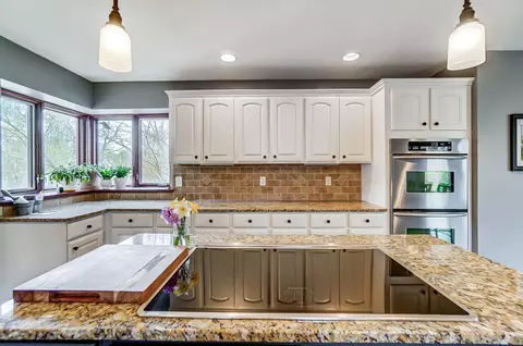 Kitchen - 663 Aberfelda Dr, Springfield, OH 45504 photo 8 of 9