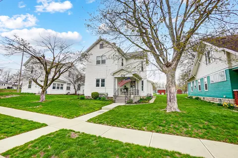 426 School St, Bradford, OH 45308