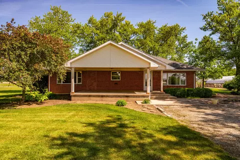 15951 Schoolhouse Rd, Brookville, OH 45309