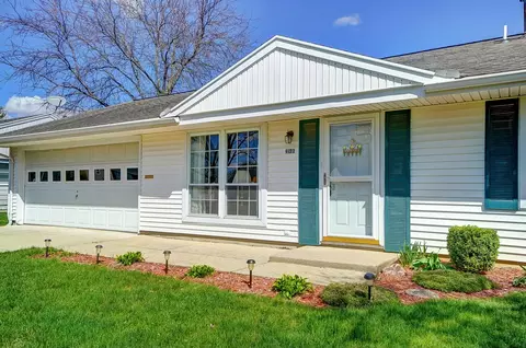 Exterior - 3146 Haverhill St, Springfield, OH 45503 photo 4 of 12