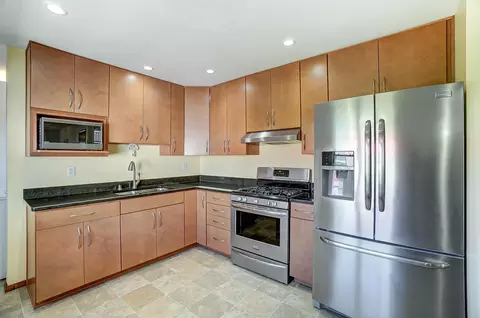 Kitchen - 3146 Haverhill St, Springfield, OH 45503 photo 4 of 7
