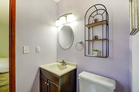 Bath - 3146 Haverhill St, Springfield, OH 45503 photo 3 of 7