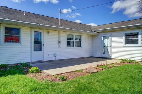 Exterior - 3146 Haverhill St, Springfield, OH 45503 photo 9 of 12