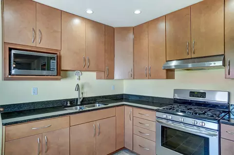 Kitchen - 3146 Haverhill St, Springfield, OH 45503 photo 5 of 7