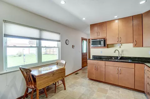 Kitchen - 3146 Haverhill St, Springfield, OH 45503 photo 3 of 7
