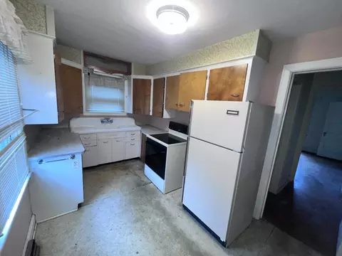 Kitchen - 516 Belleaire Ave, Springfield, OH 45503 photo 1 of 1