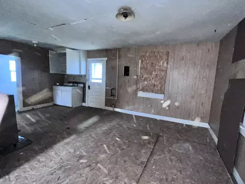 Living - 516 Belleaire Ave, Springfield, OH 45503 photo 9 of 10
