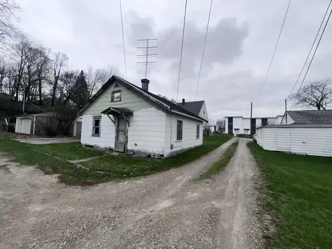 Exterior - 516 Belleaire Ave, Springfield, OH 45503 photo 3 of 5