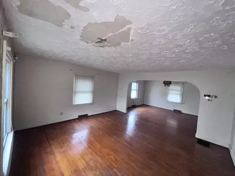 Living - 516 Belleaire Ave, Springfield, OH 45503 photo 3 of 10