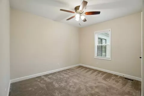 Bedroom - 3120 E Bluelick Rd, Lima, OH 45801 photo 2 of 7