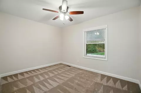 Bedroom - 3120 E Bluelick Rd, Lima, OH 45801 photo 4 of 7