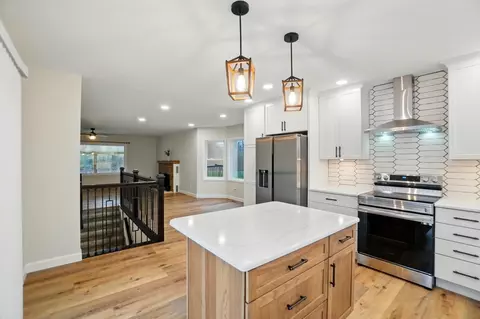 Kitchen - 3120 E Bluelick Rd, Lima, OH 45801 photo 5 of 5
