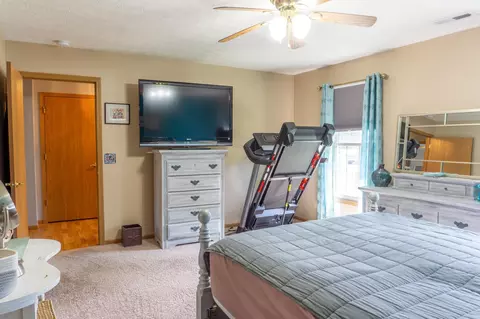 1760 Willow Lakes Dr, Springfield, OH 45502 photo 18