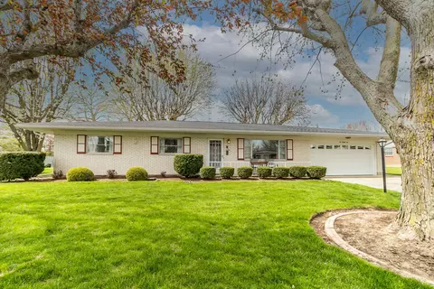 286 Orchard Dr, Greenville, OH 45331