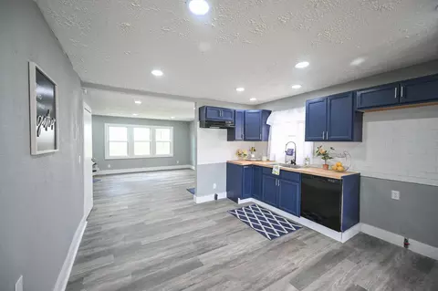 Kitchen - 245 Gordon Rd, Springfield, OH 45504 photo 1 of 2