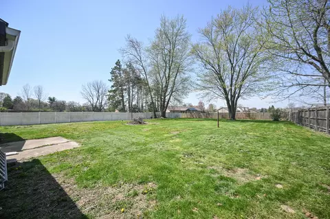 Exterior - 245 Gordon Rd, Springfield, OH 45504 photo 5 of 5