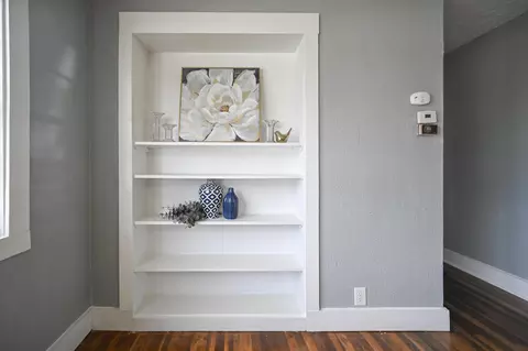 Entry Way - 245 Gordon Rd, Springfield, OH 45504 photo 1 of 2