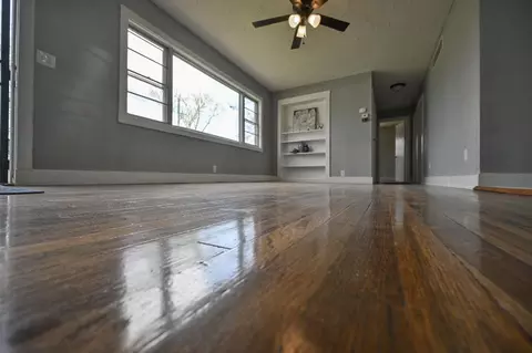 Living - 245 Gordon Rd, Springfield, OH 45504 photo 3 of 10