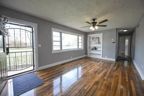 Living - 245 Gordon Rd, Springfield, OH 45504 photo 1 of 10