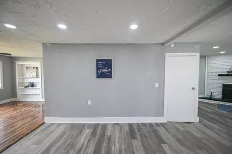 Living - 245 Gordon Rd, Springfield, OH 45504 photo 5 of 10