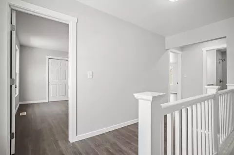Entry Way - 1517 Parker St, Springfield, OH 45503 photo 4 of 5