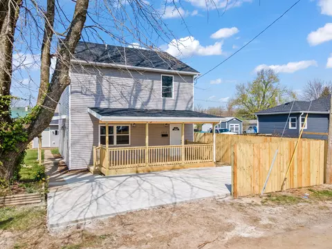 Exterior - 1517 Parker St, Springfield, OH 45503 photo 5 of 8