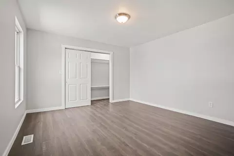 Bedroom - 1517 Parker St, Springfield, OH 45503 photo 6 of 8
