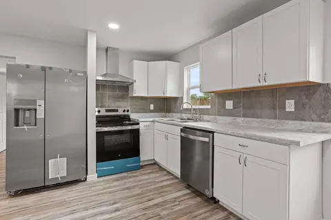 Kitchen - 1517 Parker St, Springfield, OH 45503 photo 1 of 7
