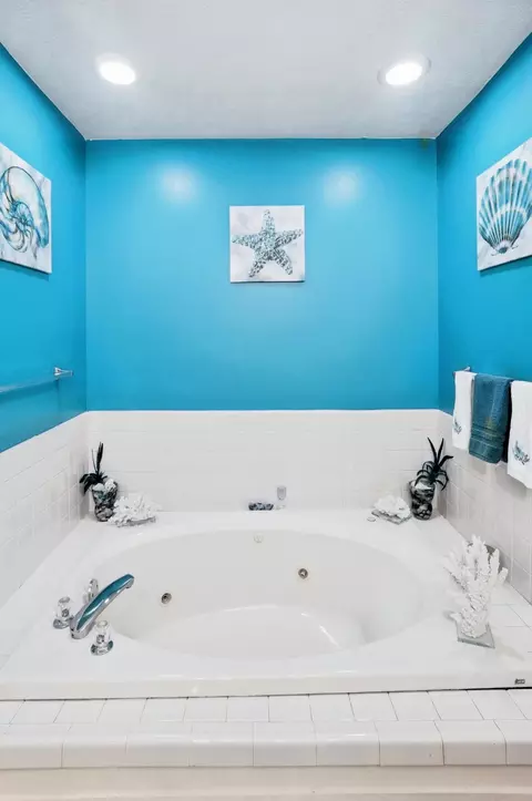 Bath - 2100 Simon Ct, Springfield, OH 45503 photo 6 of 11