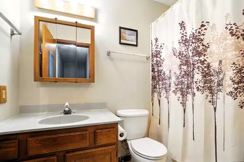 Bath - 2100 Simon Ct, Springfield, OH 45503 photo 9 of 11