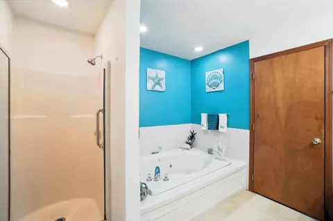 Bath - 2100 Simon Ct, Springfield, OH 45503 photo 1 of 11