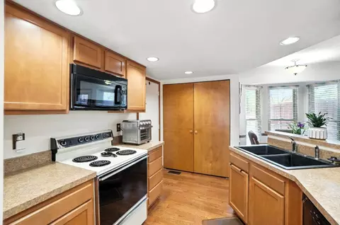 Kitchen - 2100 Simon Ct, Springfield, OH 45503 photo 2 of 4