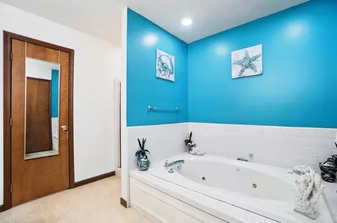 Bath - 2100 Simon Ct, Springfield, OH 45503 photo 7 of 11