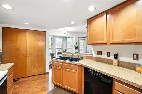 Kitchen - 2100 Simon Ct, Springfield, OH 45503 photo 3 of 4