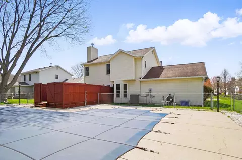 Exterior - 2100 Simon Ct, Springfield, OH 45503 photo 8 of 19
