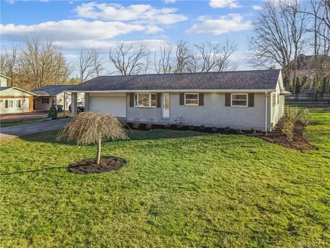 188 Windmere Dr, Troy, OH 45373