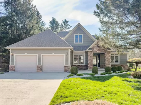 213 Evergreen Dr, Bellefontaine, OH 43311