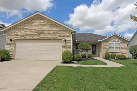 2455 Meadow Point Dr, Troy, OH 45373