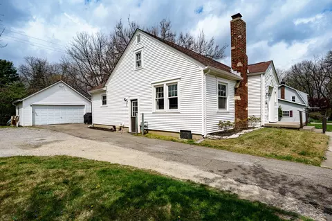 Exterior - 327 W Roseland Ave, Springfield, OH 45503 photo 10 of 11
