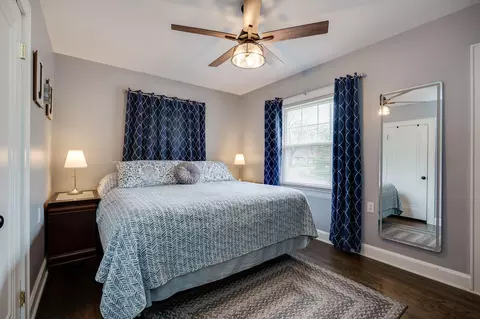 Bedroom - 327 W Roseland Ave, Springfield, OH 45503 photo 2 of 4