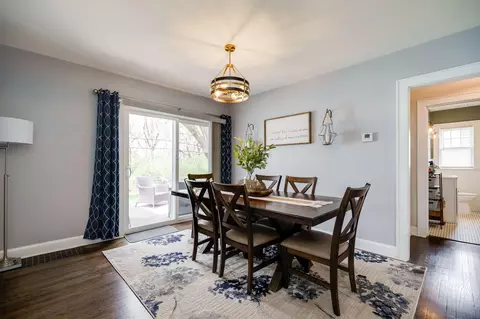 Dining - 327 W Roseland Ave, Springfield, OH 45503 photo 1 of 2
