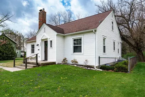 Exterior - 327 W Roseland Ave, Springfield, OH 45503 photo 6 of 11