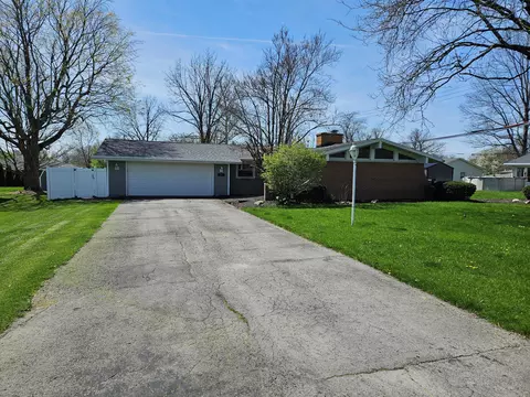 845 N Circle Dr, Wapakoneta, OH 45895
