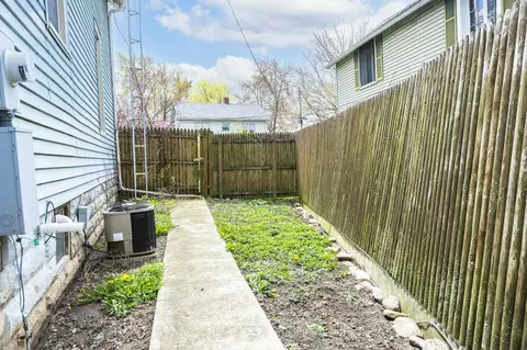 Exterior - 607 E Columbus St, Kenton, OH 43326 photo 7 of 13