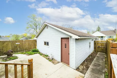 Exterior - 607 E Columbus St, Kenton, OH 43326 photo 8 of 13