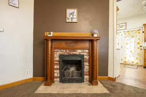 Entry Way - 607 E Columbus St, Kenton, OH 43326 photo 2 of 2