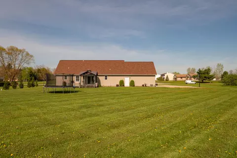 Exterior - 4100 Joshane St, Springfield, OH 45502 photo 7 of 13