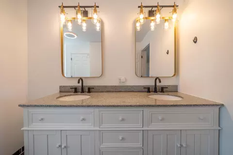 Bath - 4100 Joshane St, Springfield, OH 45502 photo 2 of 9
