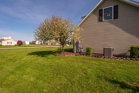 Exterior - 4100 Joshane St, Springfield, OH 45502 photo 3 of 13