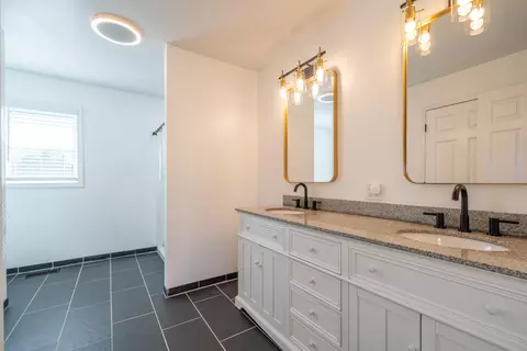 Bath - 4100 Joshane St, Springfield, OH 45502 photo 1 of 9